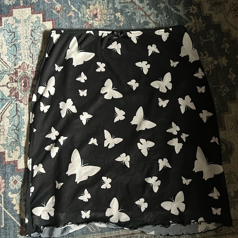 2/$15 Dainty butterfly mini skirt